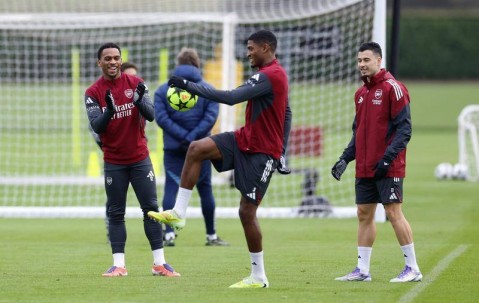 大战一触即发！阿森纳备战拜仁 队内氛围轻松(图)