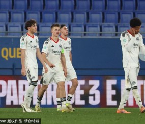 巴萨2025年西甲联赛火力全开:36场比赛打进100球的秘密