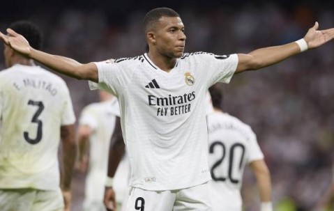 欧冠巅峰对决：利物浦VS皇马，安菲尔德上演生死战！