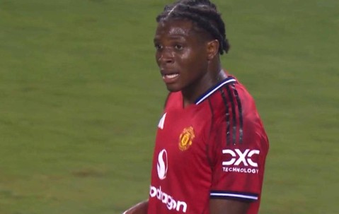 阿莫林钦点曼联首签可成新门德斯,让他学大巴黎铁闸!球迷却对其不满