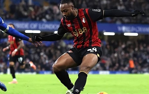 伊劳拉否认塞门约转会曼城，坚称还会继续为伯恩茅斯出战