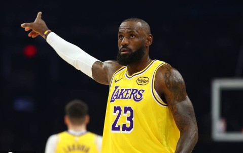 圣诞大战前瞻：詹杜对话再成焦点 库里直面魔鬼定律