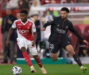 法甲焦点战:巴黎圣日耳曼心系欧冠,雷恩客场抢分具备优势?