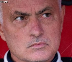 2025足坛大事件（二）：穆帅下课滕哈格再演黑色幽默，利物浦崩盘