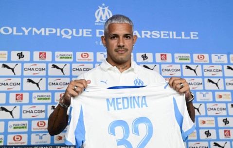 法甲马赛为新援法昆多·梅迪纳召开发布会</title>
        
    <title>法甲马赛为新援法昆多·梅迪纳召开发布会