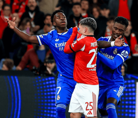 前西甲裁判:规则需适应当今足球,处罚捂嘴交流行为很合理