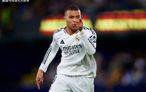 帮小熊化解矛盾，在更衣室发表讲话：连场进球的姆巴佩真成大哥了