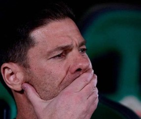 西甲三轮仅获3分，皇马困境重重：阿隆索面临执教危机，更衣室意见分歧严重