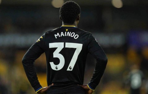 曼联新帝星考虑永久转会！阿莫林画饼无用，除非换帅否则难逃替补