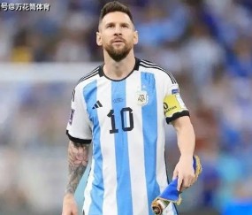 球王梅西再创神迹！书写37次小组赛100%晋级，C罗却三度止步