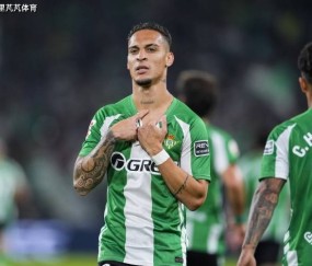 一日英超动向:曼城再具争冠实力,萨拉赫猛批斯洛特引发矛盾