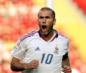 英媒这排名公然无视C罗961球纪录,历史第一人人喊打,欧冠荣耀没人能敌