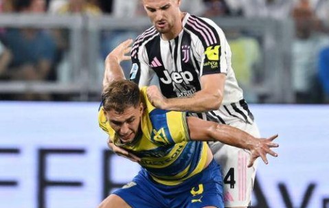 补时绝杀+神奇逆转！意甲豪强欧冠首胜，斯帕莱蒂换人神了