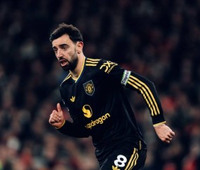 周薪40万英镑！英媒曝曼联队长开天价续约条件，沙特买断需5700万英镑