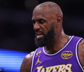 曝米切尔和哈登预计将在休赛期招募詹姆斯加盟骑士