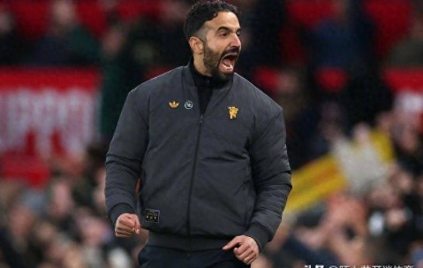 悲喜夜！拜仁13连胜刷爆纪录，那不勒斯登顶，蓝军遭绝杀曼联雪耻