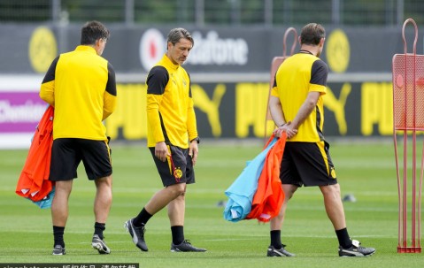 德甲球队多特蒙德训练备战新赛季比赛</title>
        
    <title>德甲球队多特蒙德训练备战新赛季比赛