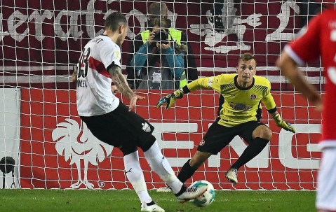 汉堡近5轮比赛仅收获1平4负，斯图加特锋线状态持续火热