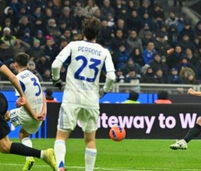 科莫这个朋友国际米兰交定了,防线与罗马并列意甲最佳,仅丢7球,11轮不败展现实力