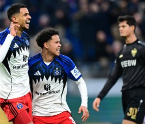 2-1大冷门，10人德甲第14掀翻德甲第5，第94分钟读秒绝杀