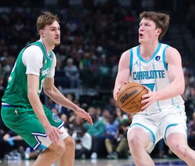 弗拉格49+10克尼普尔34分 独行侠不敌黄蜂