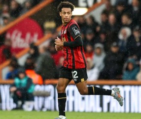 曼联冬窗买中场新增一人选,价格3000万!刚完成43米小贝式吊射