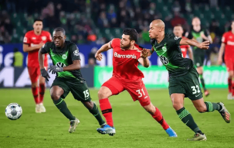 德甲焦点战：汉堡VS勒沃库森，保级队能否阻击争冠劲旅？