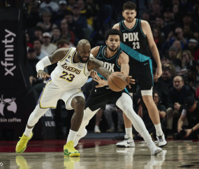 湖人惨败之夜迸出新亮点 “龙套男”21分衬出小杨凄凉