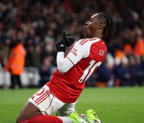 切尔西迎来七场伦敦德比，纽卡多次对阵曼城，豪门争霸挑战升级