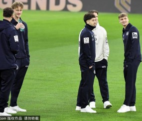 德甲最佳阵容揭晓：拜仁六人入选，施洛特贝克等新星崭露头角