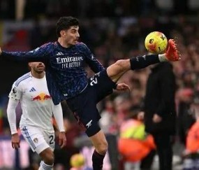 随着阿森纳4-0,切尔西3-2逆转,利物浦4-1,英超积分榜出炉