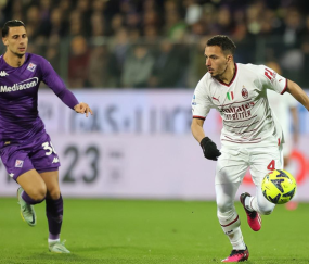 意甲焦点战:国际米兰主场碾压佛罗伦萨,蓝黑军团剑指三分!