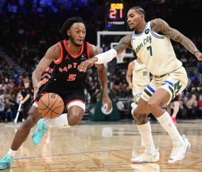 波蒂斯24+12巴恩斯24+11 雄鹿不敌猛龙