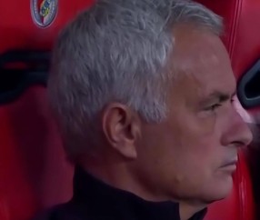 穆帅赌对了,欧冠三连败后他找到最佳夺冠路,放弃欧战专攻国内三冠王