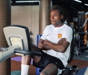 欧冠射手加盟！重庆官宣边路快马，欧冠时速断崖第一，身价200万